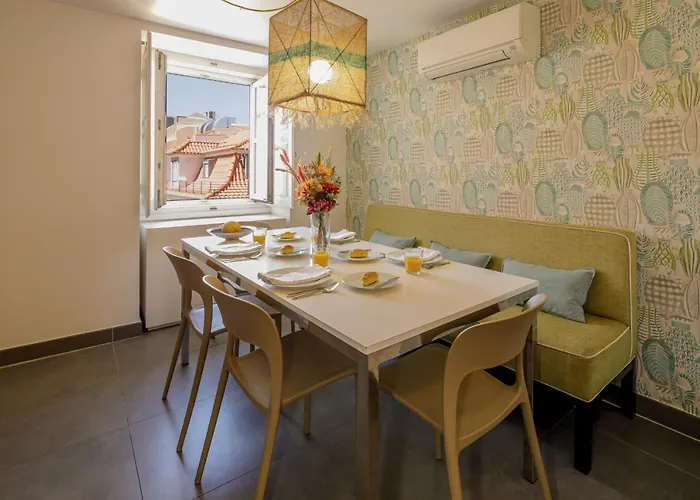 Chiado Premium Two Bedroom By Les Deux Mariettes * Lisbon