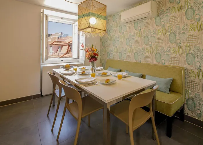 Chiado Premium Two Bedroom By Les Deux Mariettes *